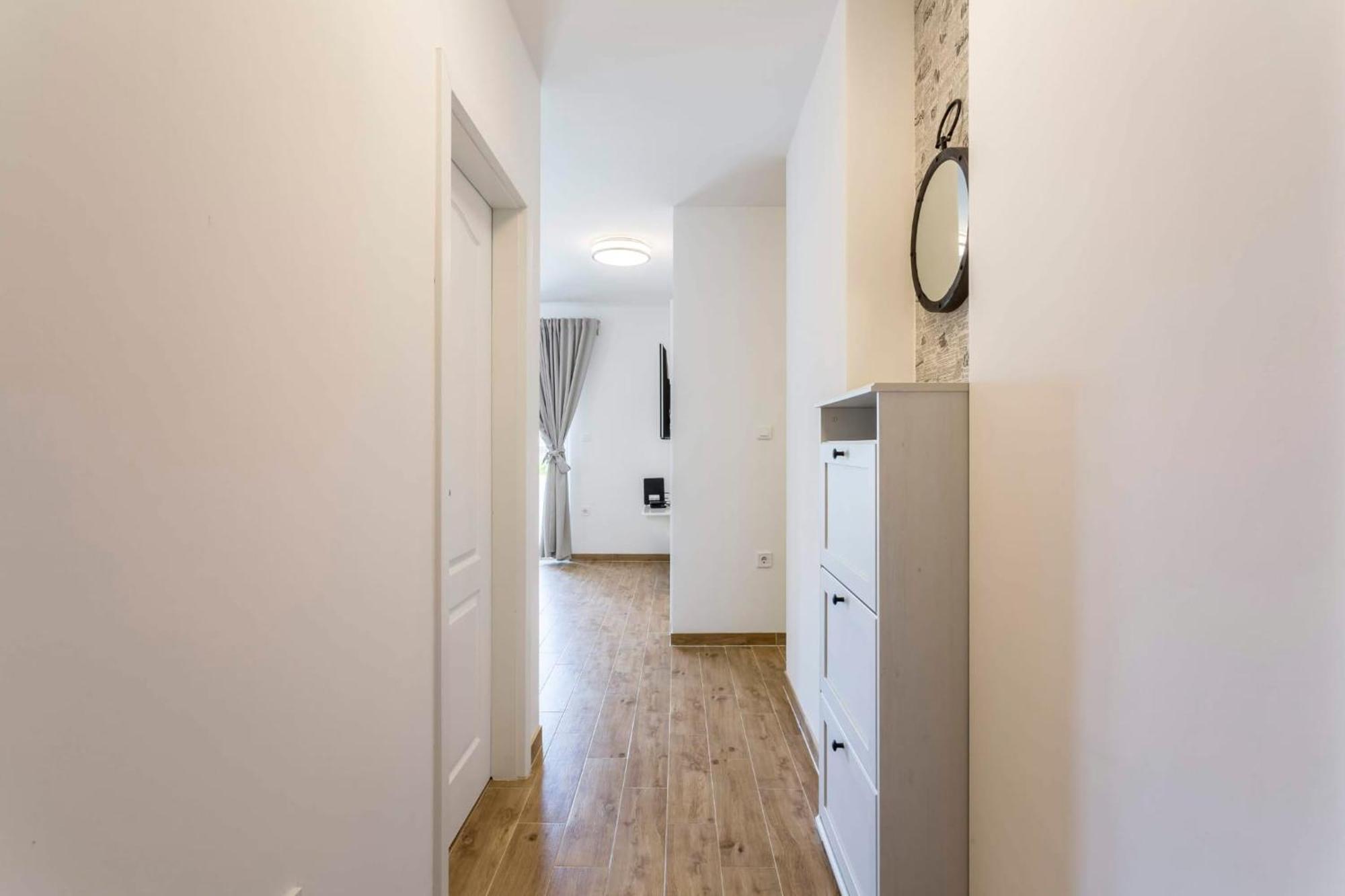 Apartment Firule Apartment-two Bedroom Urban Chic-prime Location-walk To Beach-free Parking