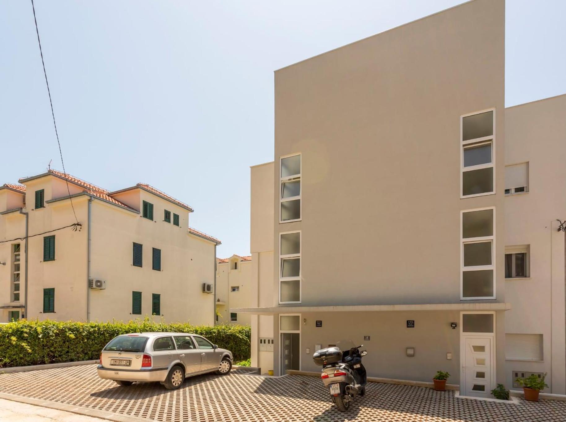 Apartment Firule Apartment-two Bedroom Urban Chic-prime Location-walk To Beach-free Parking