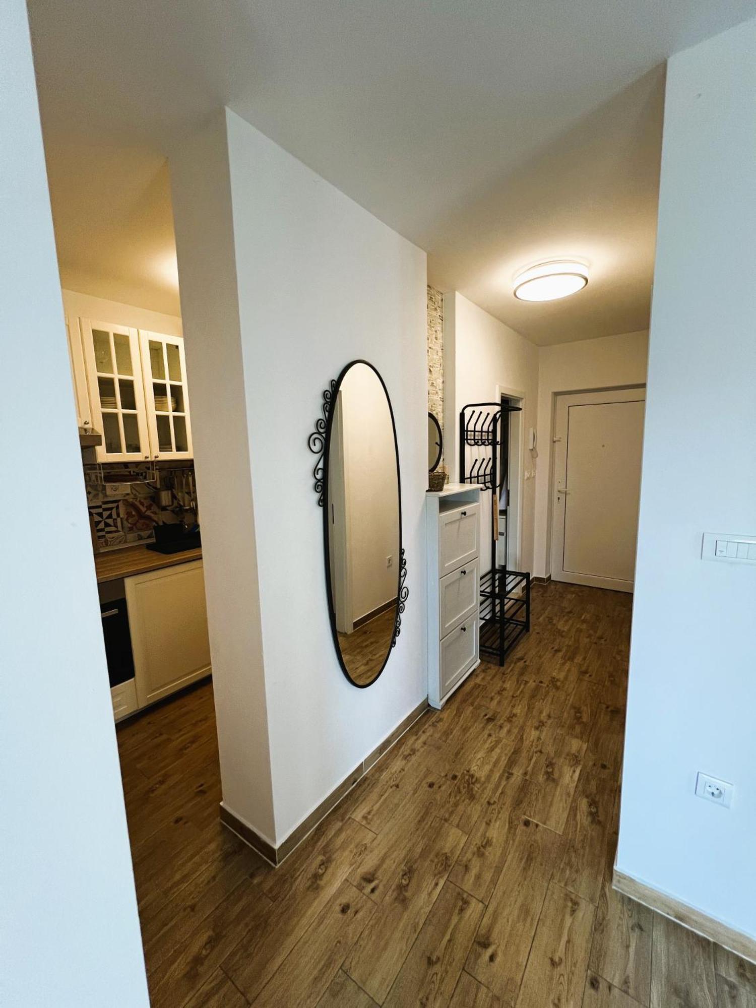 Apartment Firule Apartment-two Bedroom Urban Chic-prime Location-walk To Beach-free Parking